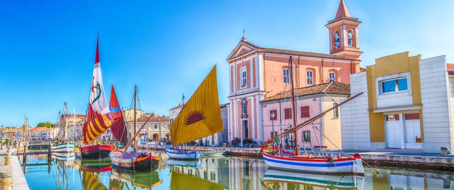 Barche sul porto-canale