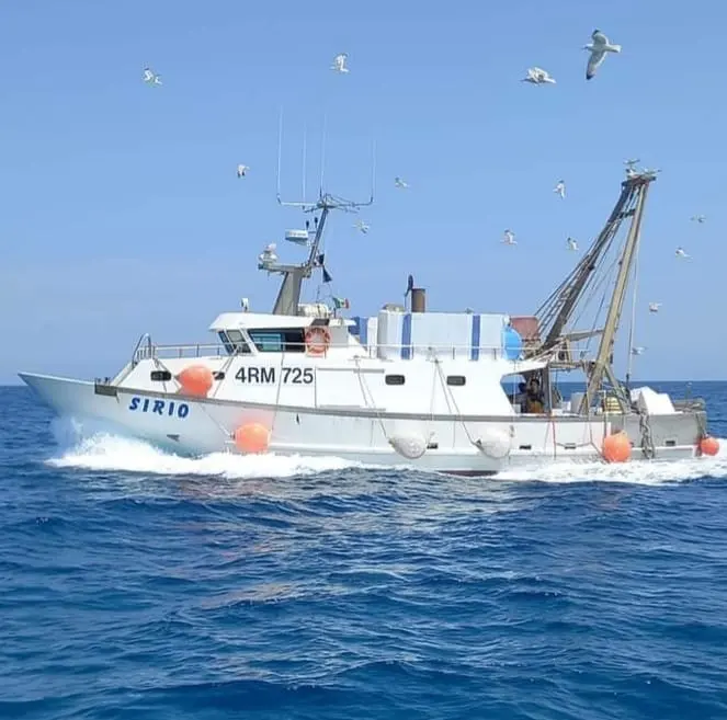 Peschereccio Sirio in navigazione